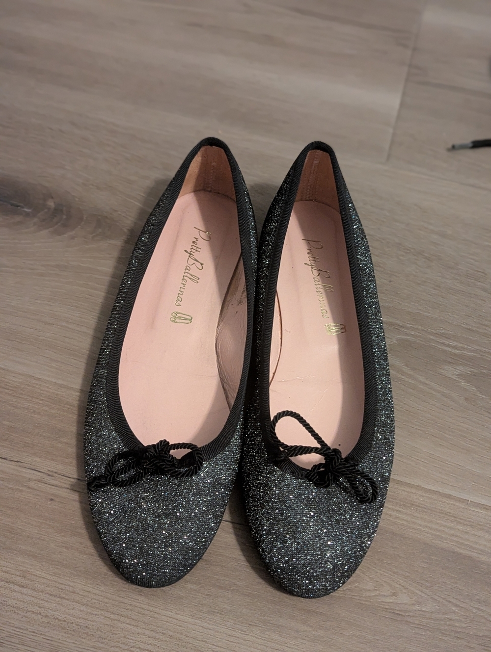 Pretty Ballerinas Silver & Black Glittering ROSARIO Ballet Flats